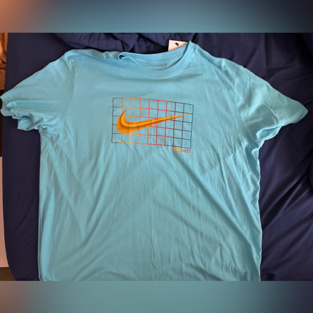 Nike Men's Blue Graphic T-Shirt
